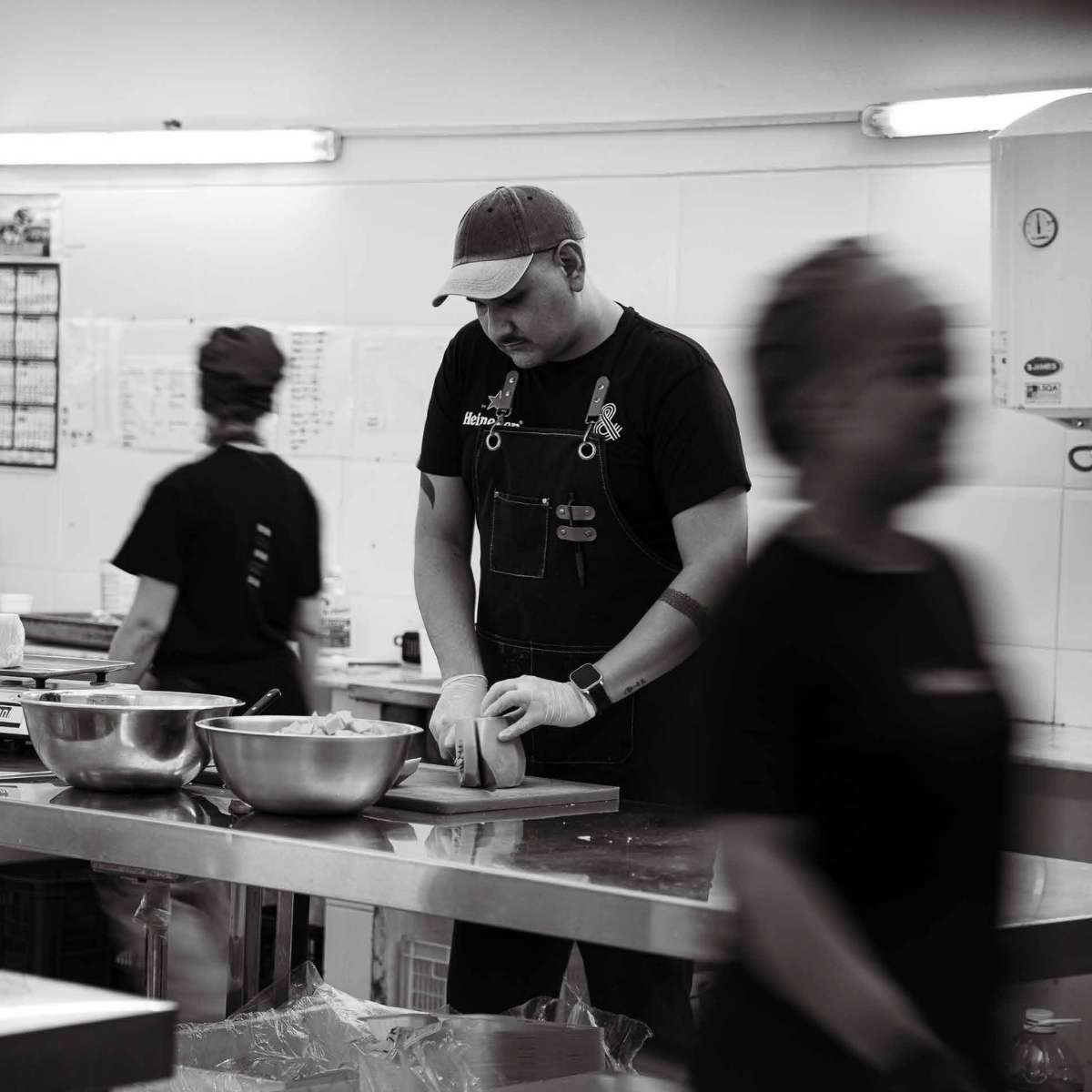 Cocineros trabajando